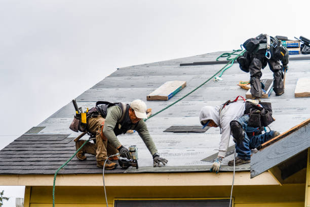 Professional Gutter Installation technician working in Paris, MI